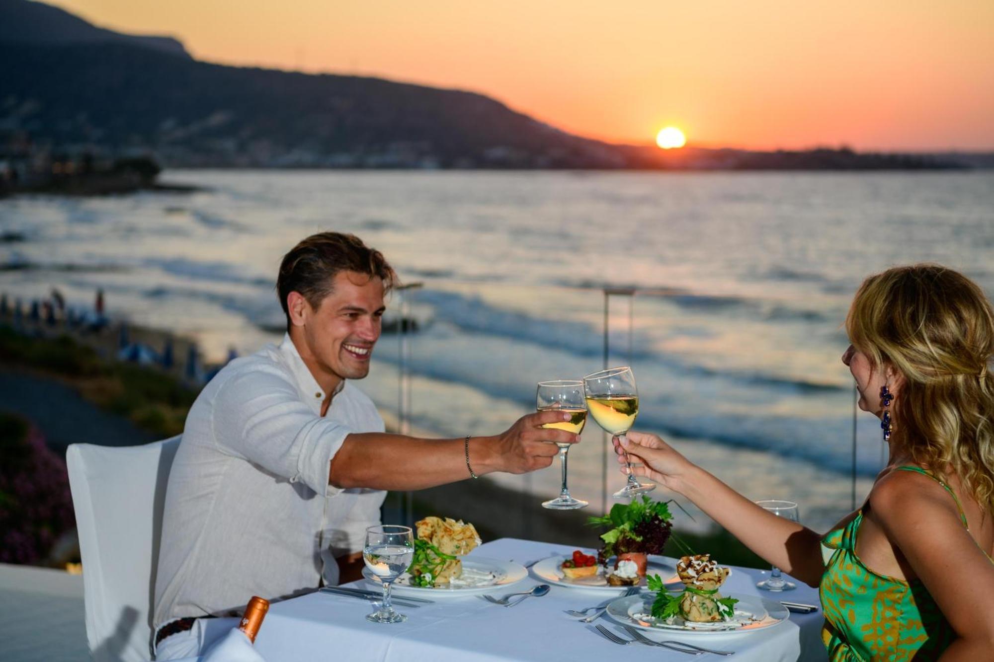 Alexander Beach Hotel & Village Resort Малиа Экстерьер фото
