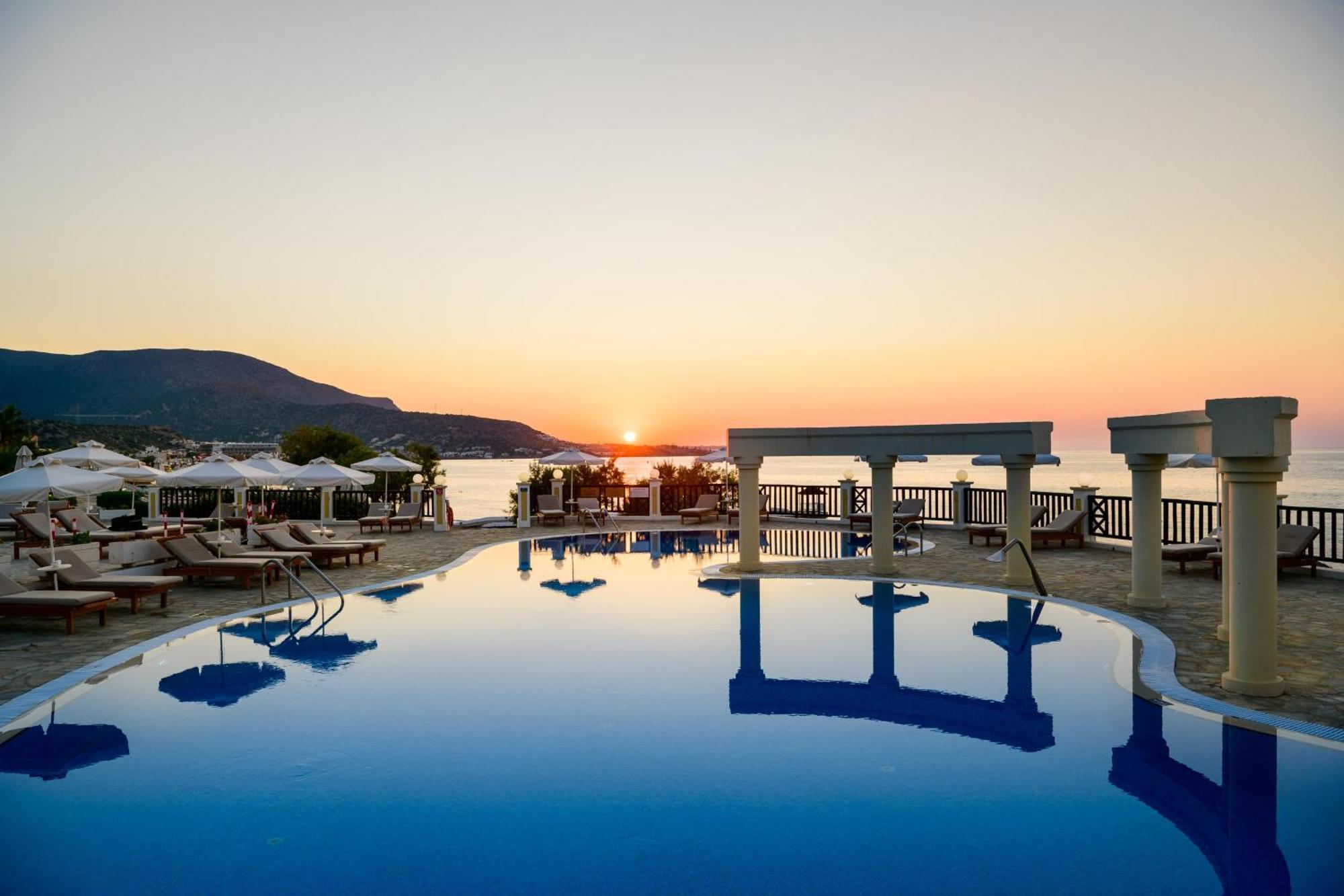Alexander Beach Hotel & Village Resort Малиа Экстерьер фото