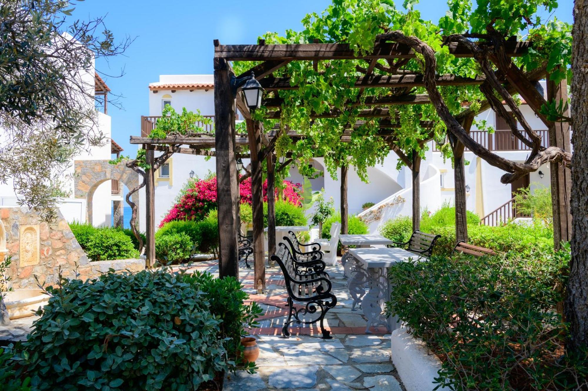 Alexander Beach Hotel & Village Resort Малиа Экстерьер фото