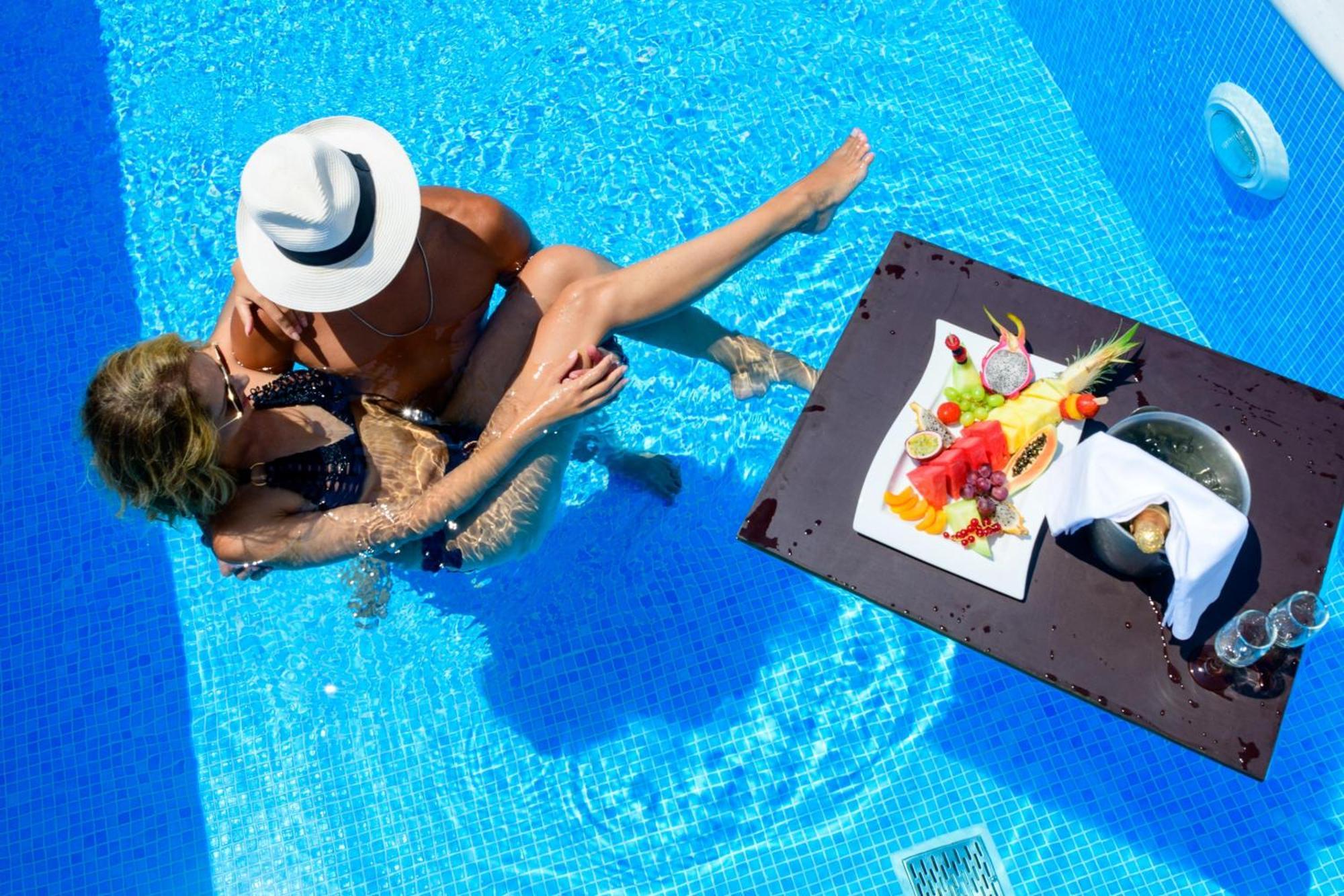 Alexander Beach Hotel & Village Resort Малиа Экстерьер фото