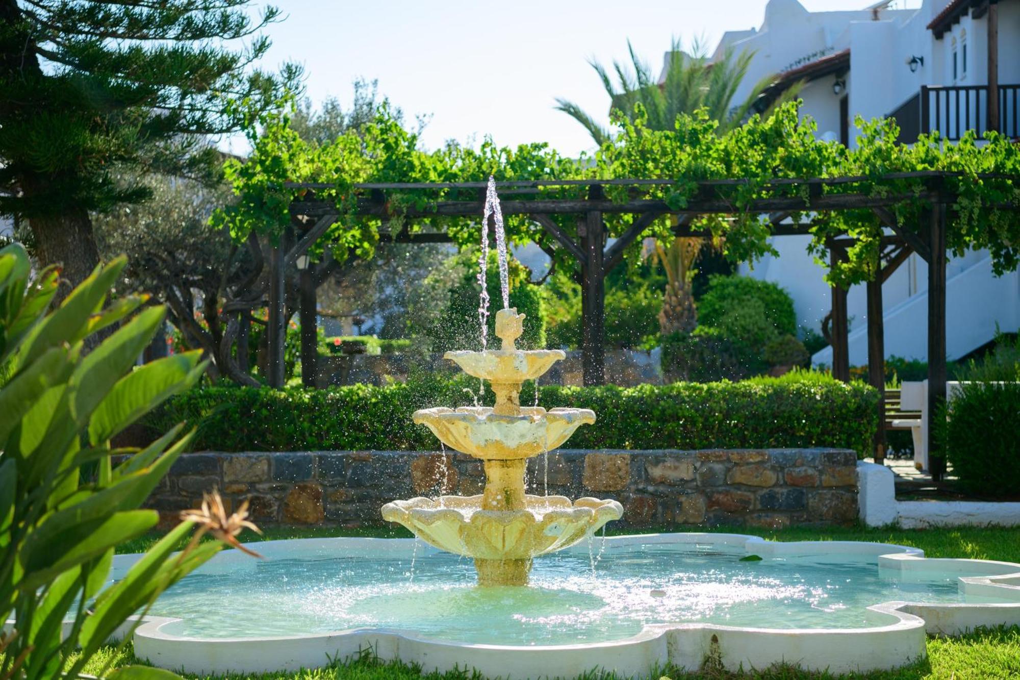 Alexander Beach Hotel & Village Resort Малиа Экстерьер фото