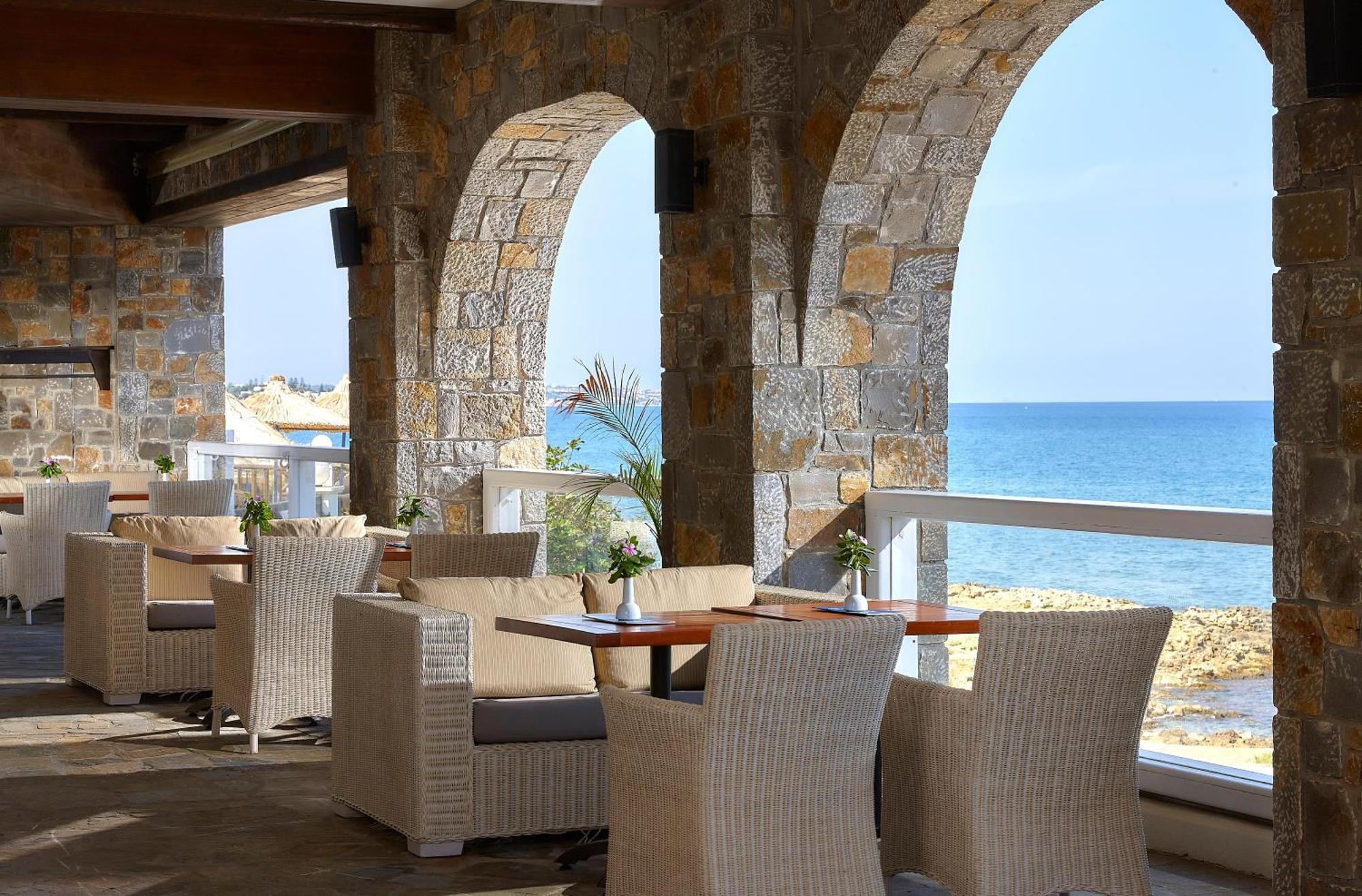 Alexander Beach Hotel & Village Resort Малиа Экстерьер фото