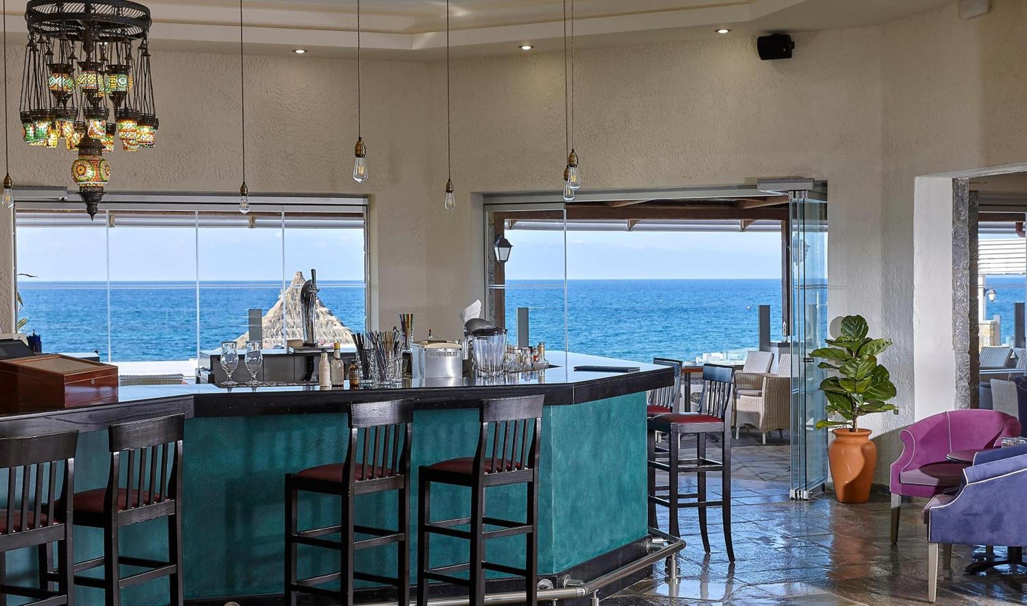 Alexander Beach Hotel & Village Resort Малиа Экстерьер фото