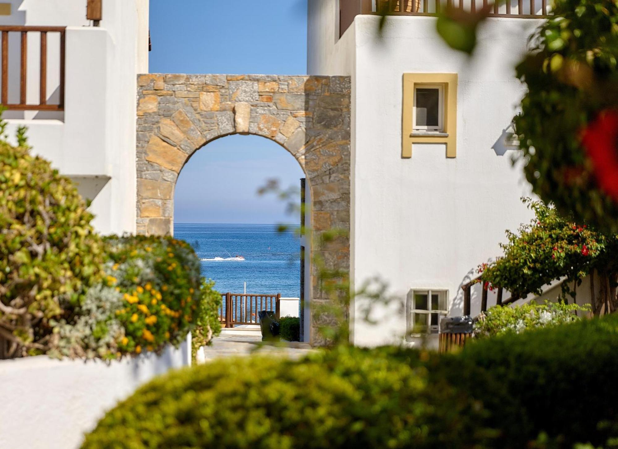 Alexander Beach Hotel & Village Resort Малиа Экстерьер фото