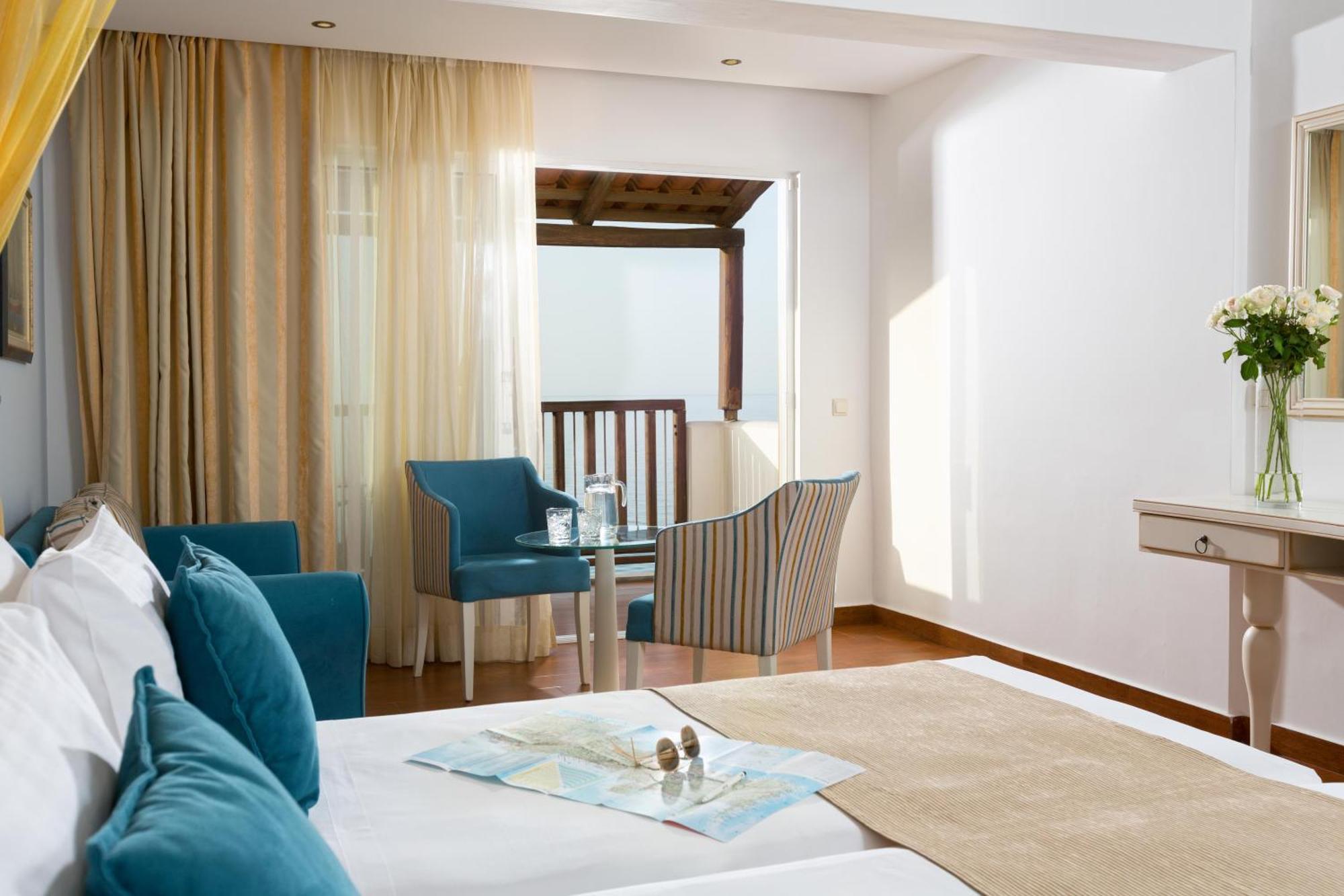 Alexander Beach Hotel & Village Resort Малиа Экстерьер фото