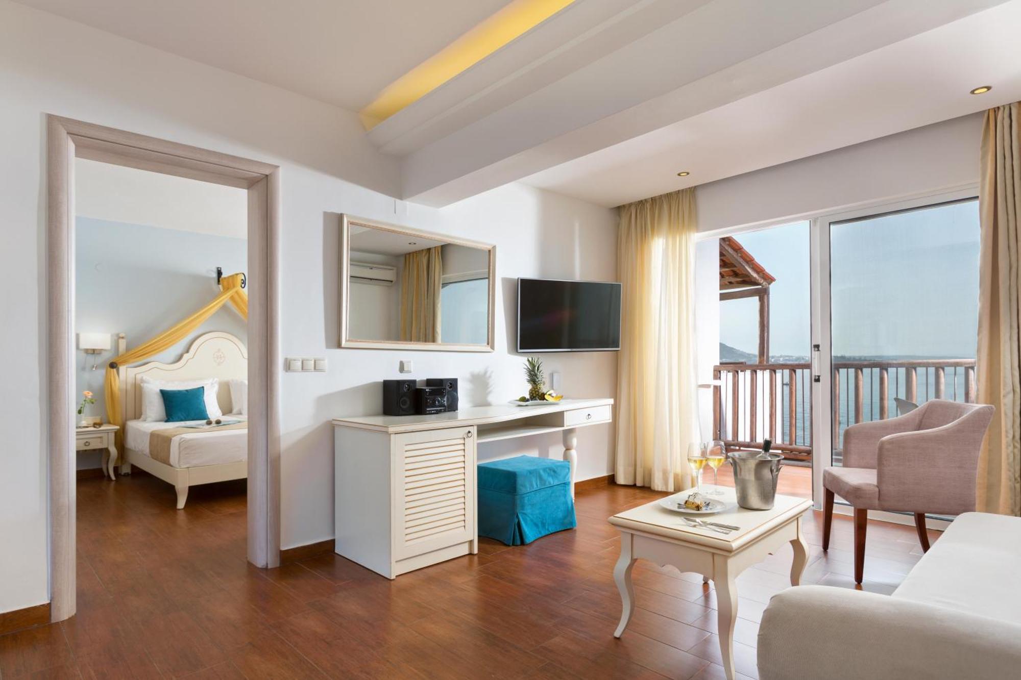 Alexander Beach Hotel & Village Resort Малиа Экстерьер фото