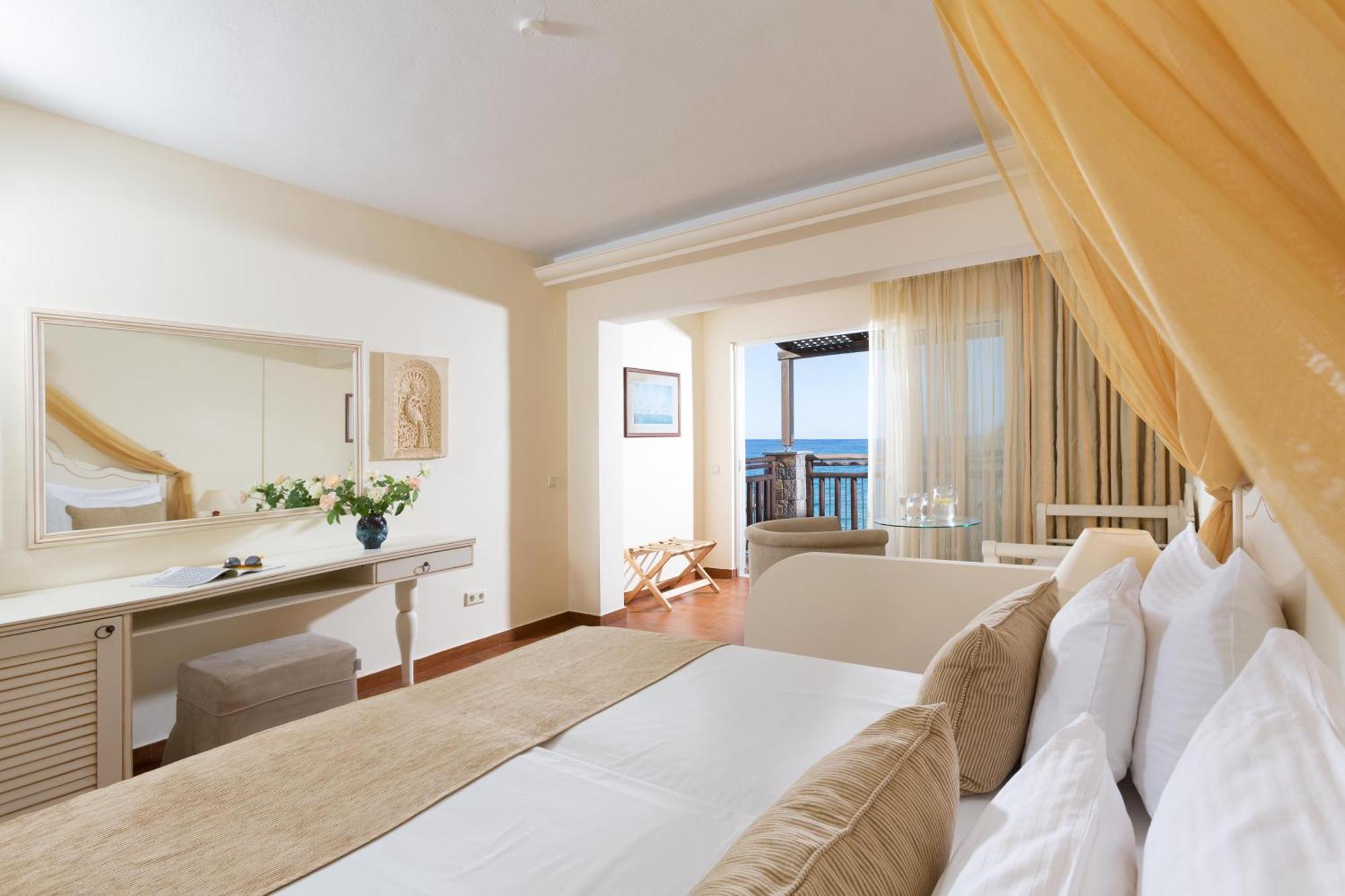 Alexander Beach Hotel & Village Resort Малиа Экстерьер фото