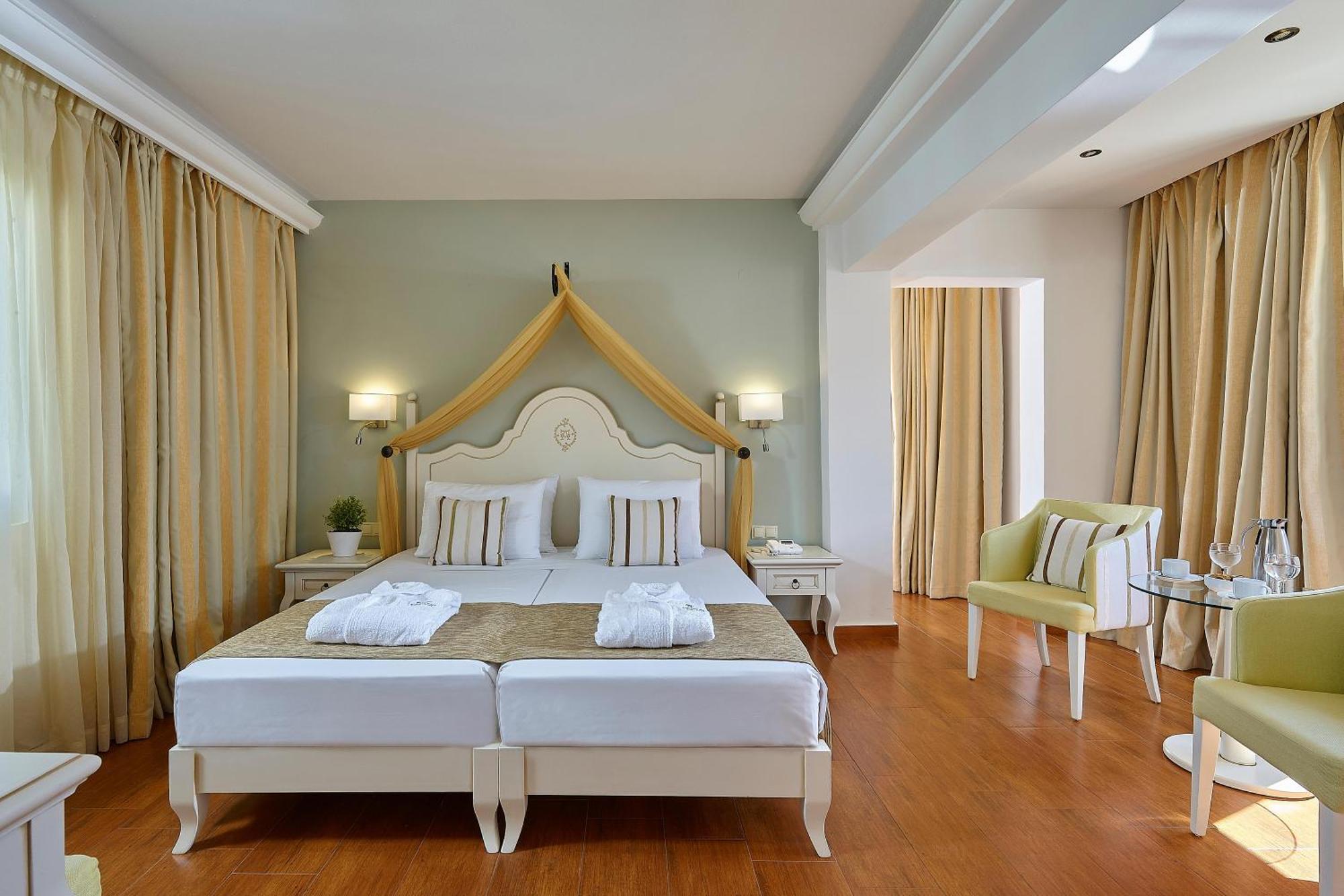 Alexander Beach Hotel & Village Resort Малиа Экстерьер фото